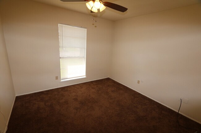 Building Photo - 17514 Autumn Trails Ln