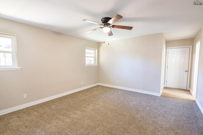 Building Photo - 1046 Jan Lee Dr