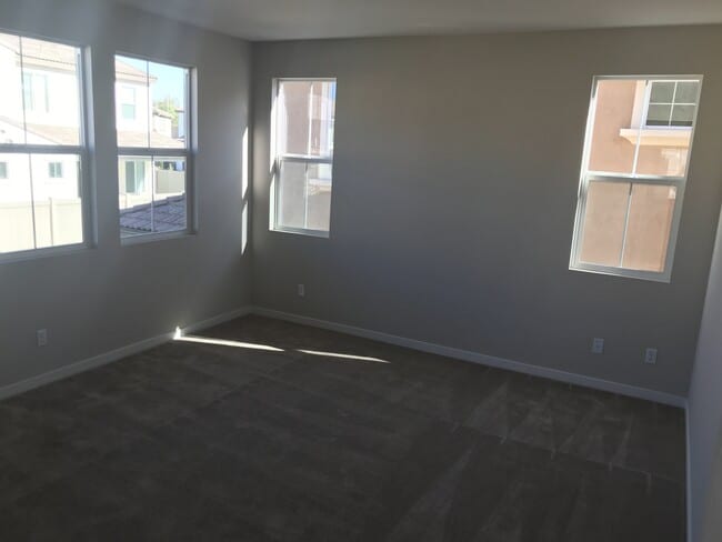 Building Photo - Welcome to beautiful home in Rosetta Canyon!