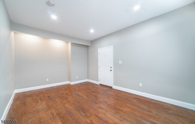 Building Photo - 155 Tichenor Ave