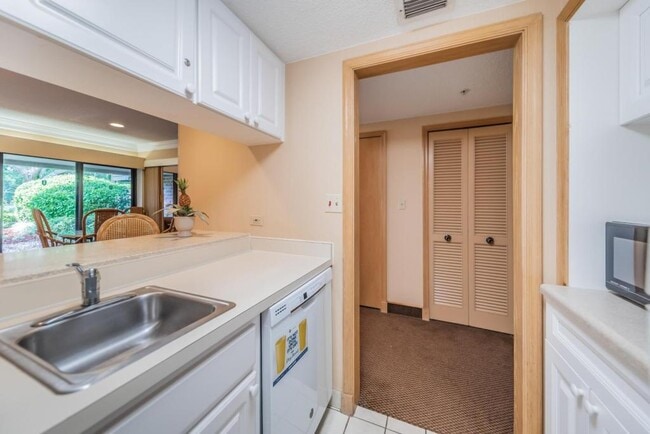 Building Photo - 36750 US Hwy 19 N