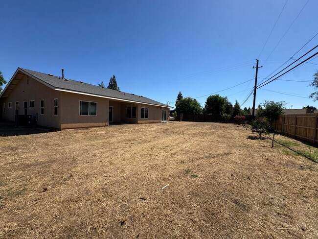 Building Photo - 36310 Sparta Ave