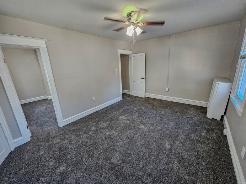 Building Photo - 740 Church Ln