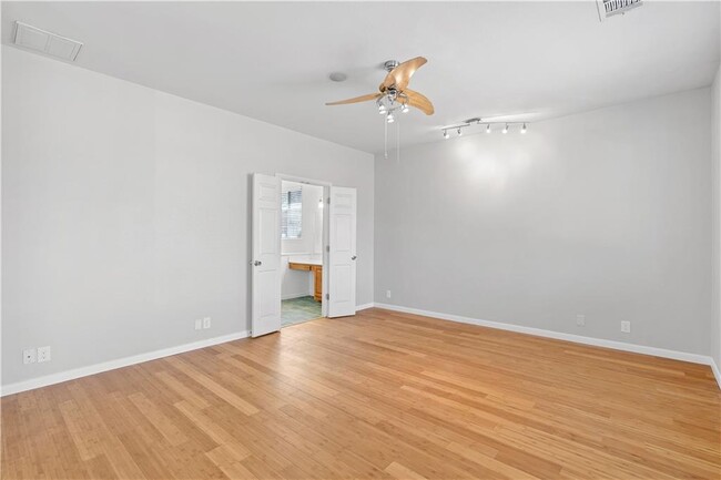 Building Photo - 4036 Barlow Dr