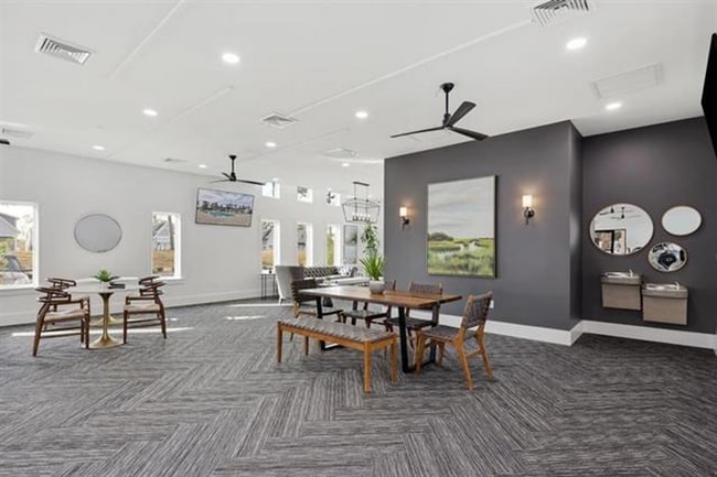Building Photo - Newer Construciton Home In Canopy - Next T...
