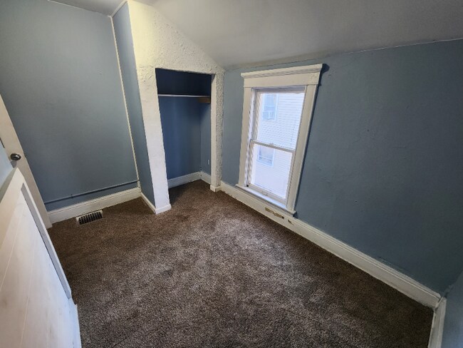 Building Photo - 214 E Belmont St