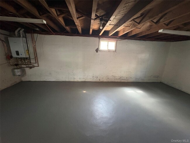 Building Photo - 13 Parkview Pl