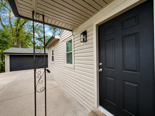 Building Photo - 34009 Caseville Ct