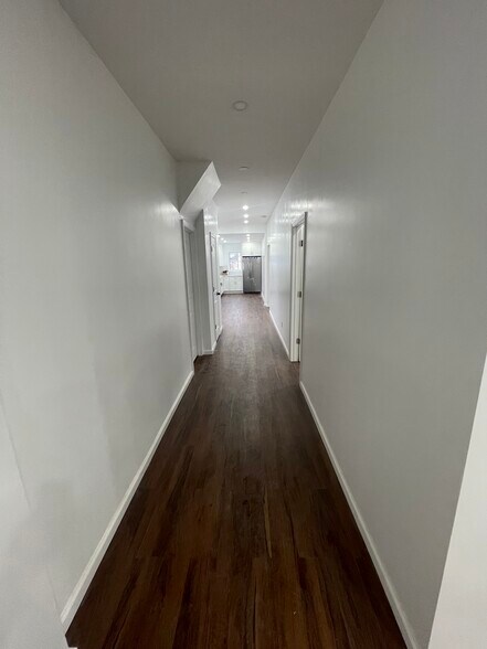 Building Photo - 452 S 1st Ave