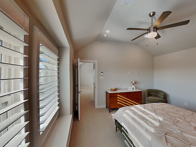 Building Photo - A Sophisticated Townhome in the Heart of Walsh