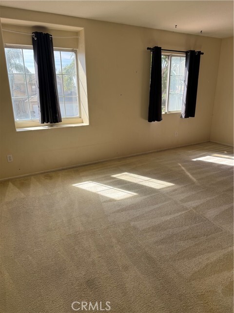 Building Photo - 865 Tam O'Shanter St