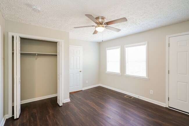 Building Photo - Bright Nashville Home with 4 Bedrooms