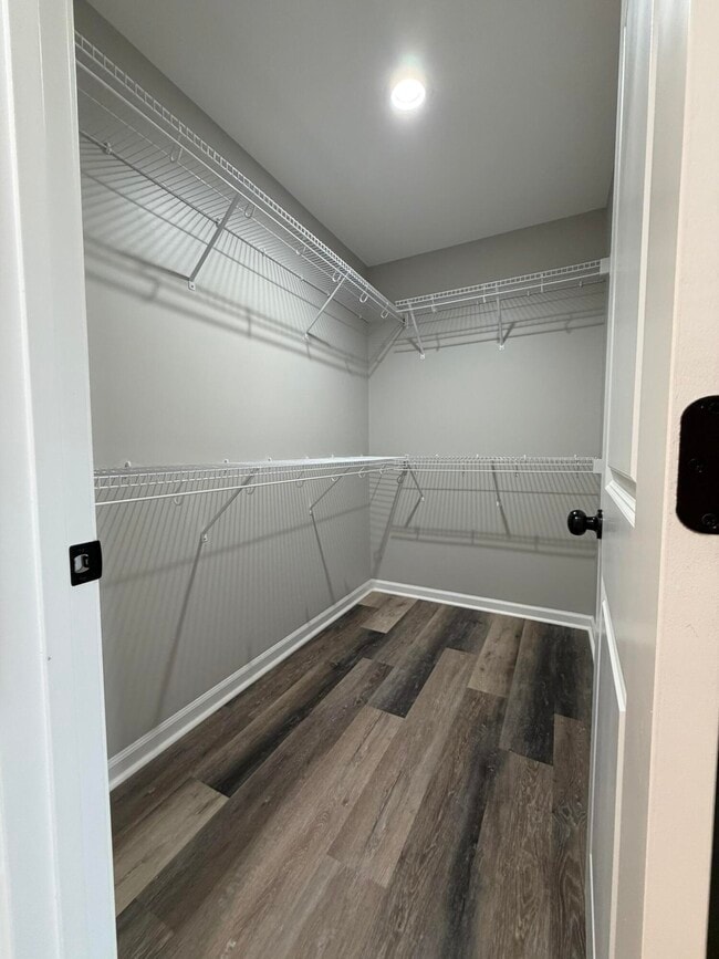 Building Photo - 7020 Caravan Dr