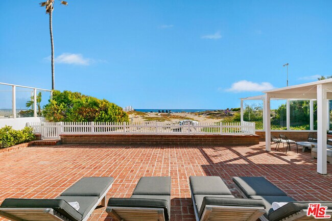 Building Photo - 30830 Broad Beach Rd