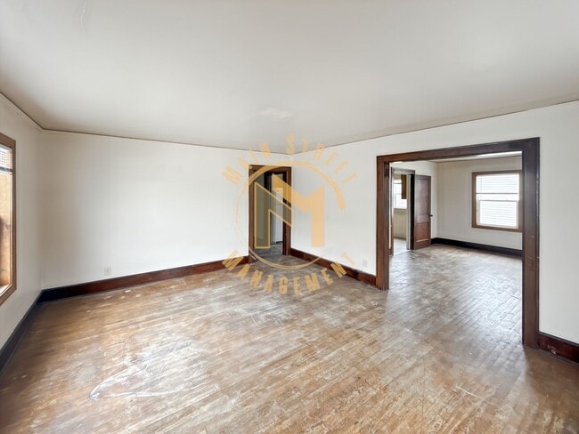 Building Photo - 1580 Elm St
