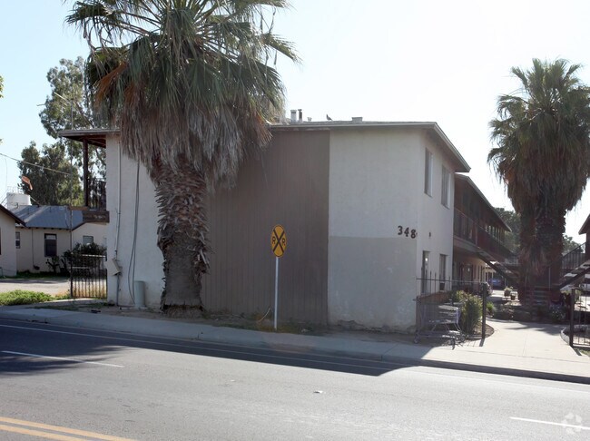Building Photo - CASA BLANCA