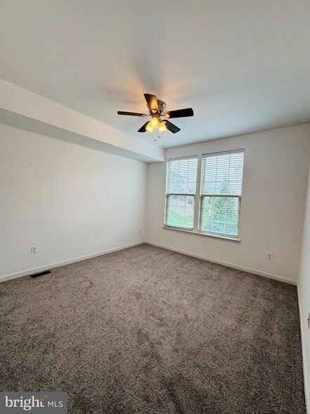 Building Photo - 5822 Oakdale Vlg Rd