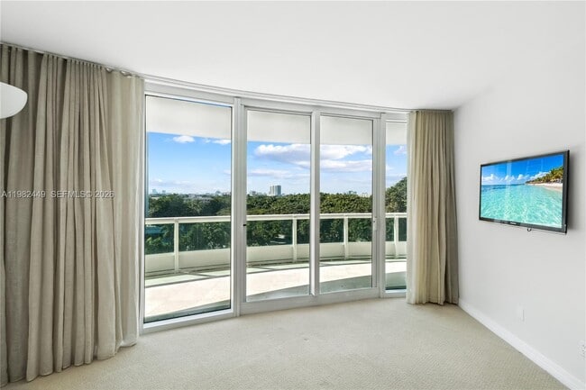 Building Photo - 1643 Brickell Ave