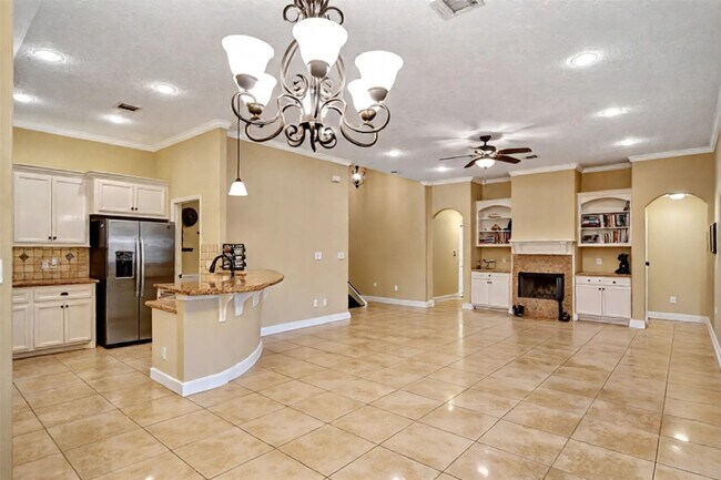 Building Photo - 11807 Briarwood Ln