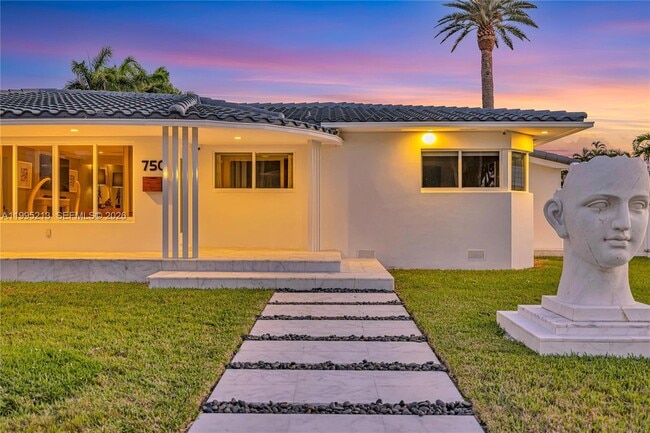 Building Photo - 750 Harrison St