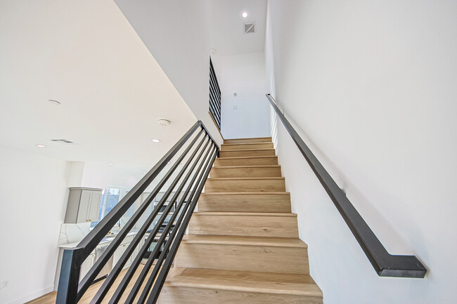 Building Photo - 11441 Hatteras St