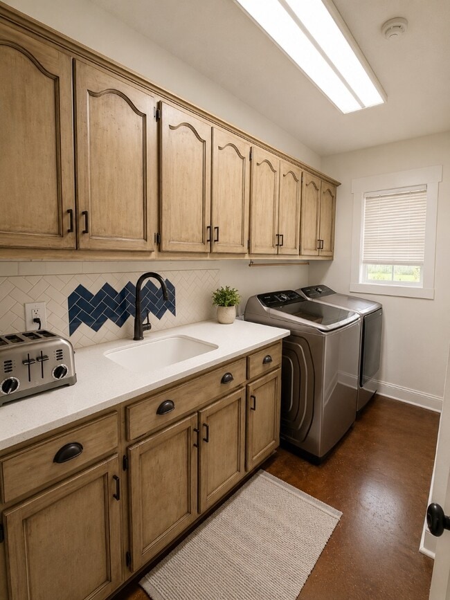 Building Photo - 206 Hunnington Dr