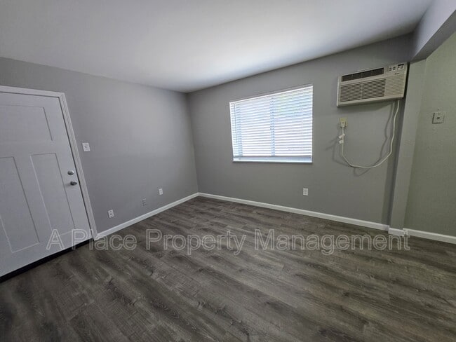 Building Photo - 2625 S Big Bend Blvd
