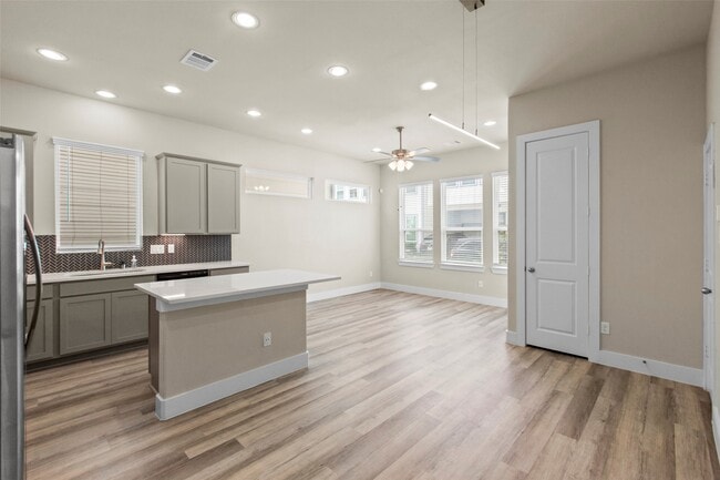 Building Photo - 9012 Lonestar Creekbend Ln