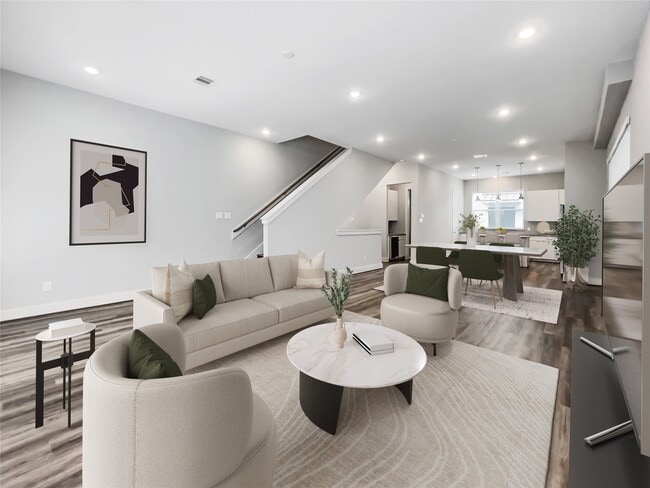 Building Photo - 1276 N Post Oak Rd