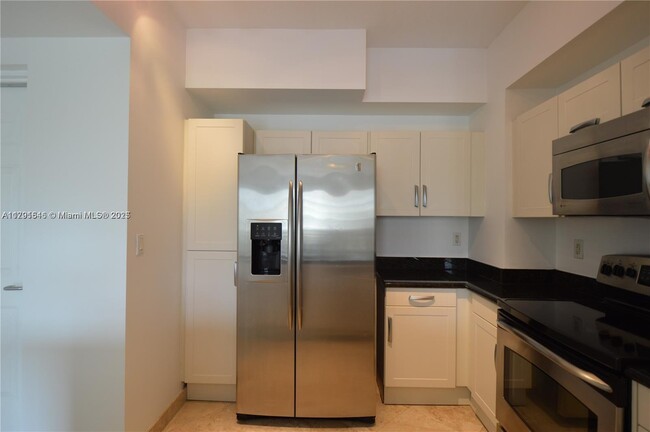 Building Photo - 7275 SW 89th St