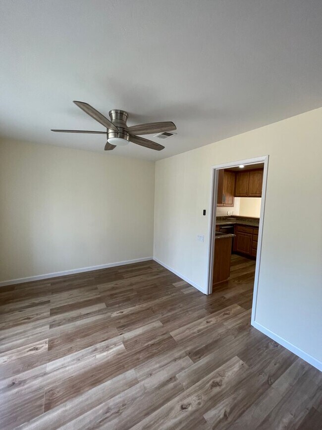 Building Photo - Terrific 3Br/2.5Ba Townhome in Scripp Ranch