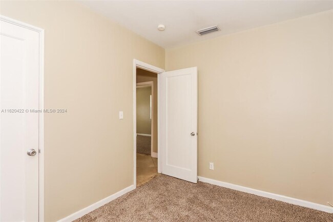 Building Photo - 1640 NW 3rd Ave