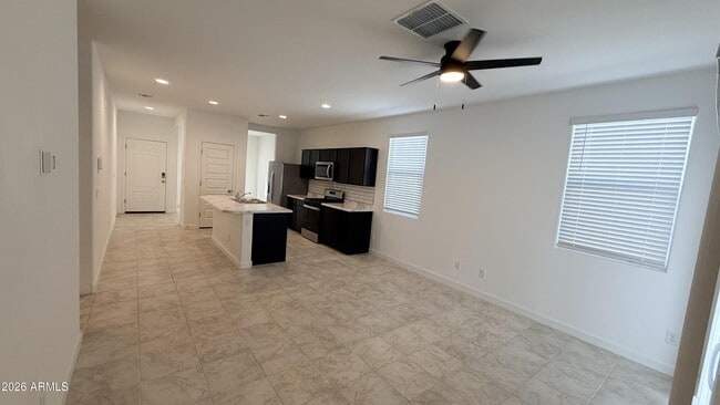 Building Photo - 39990 W Sunland Dr