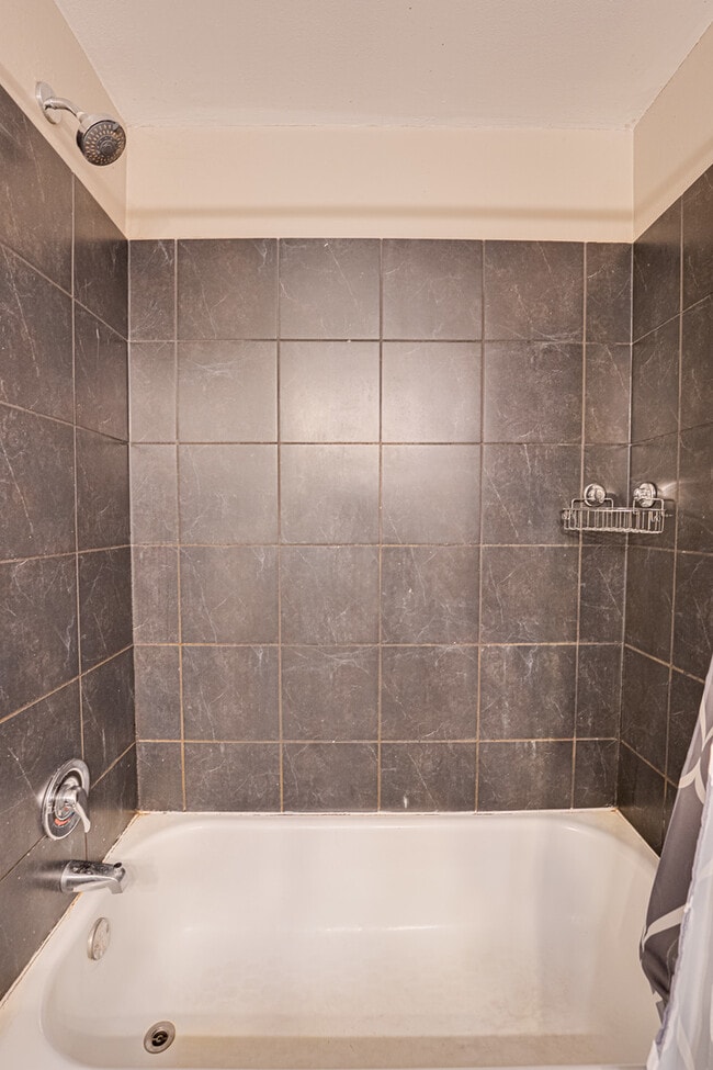 Building Photo - 5801 Oakwood Dr