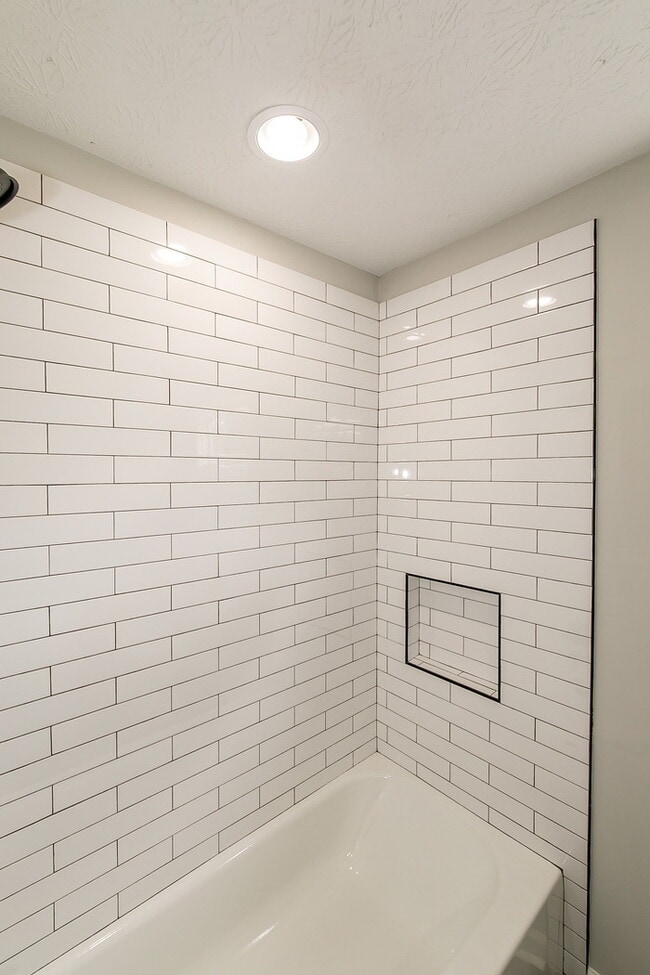 Building Photo - 4143 Meadow Way