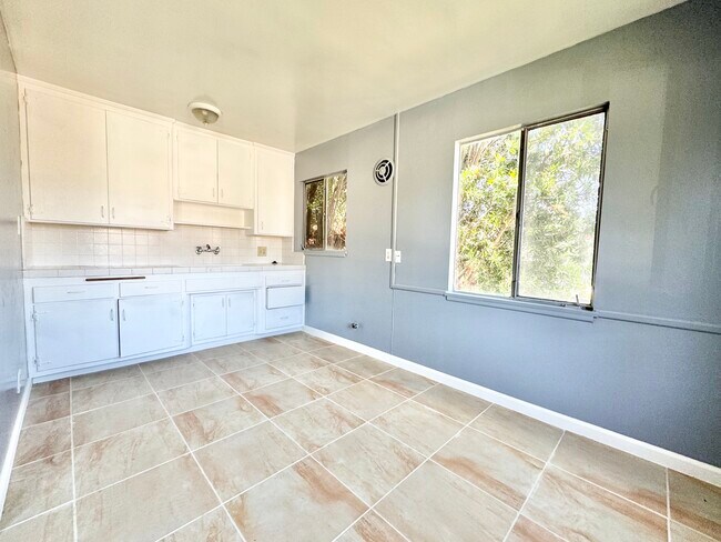 Building Photo - 746 Cory Dr