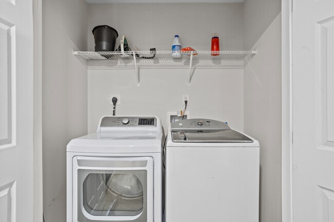 Building Photo - 68 W County St