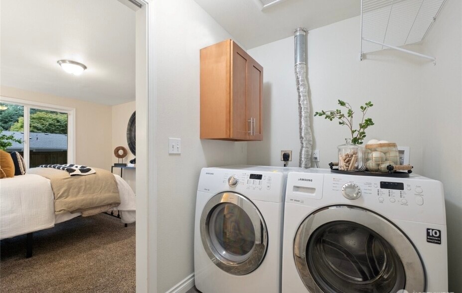 Building Photo - 4300 NE Sunset Blvd