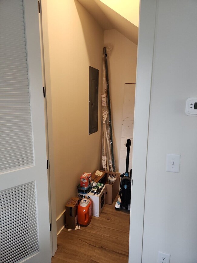 Building Photo - 1315 16th Ave S