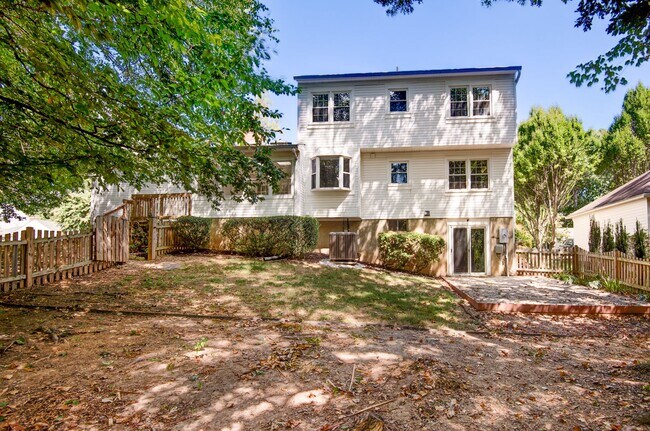 Building Photo - 3 Bedroom 2.5 Bath SFH in Fairfax for Rent!