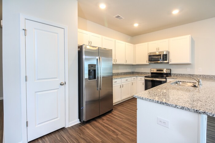 Building Photo - 176 Dorian Lp