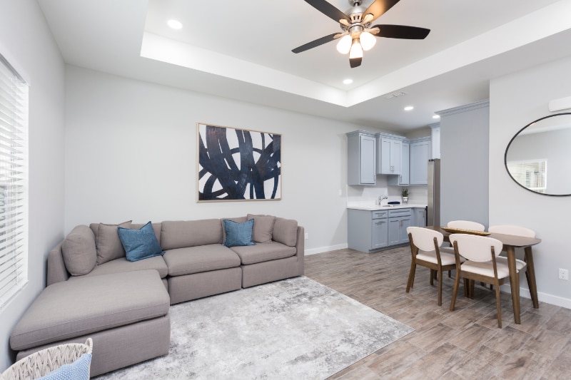 Building Photo - 3405 E Zinnia Ave