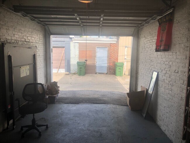 Building Photo - 3307 Paine St
