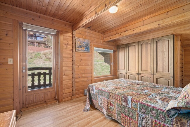 Building Photo - 168 Valley Creek Dr