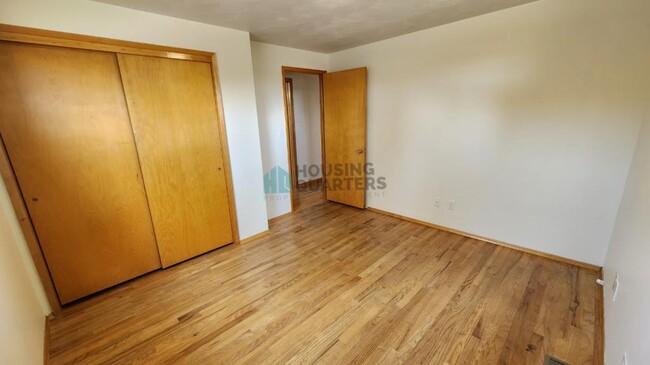 Building Photo - 2631 W Dell Dr