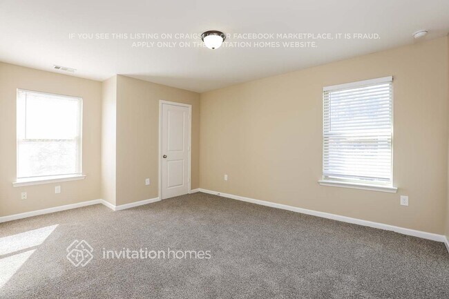 Building Photo - 3215 Franklin St