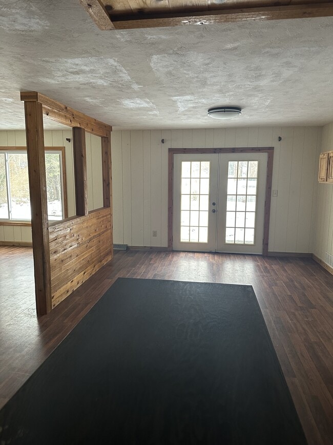 Building Photo - 9 S 160th Ave