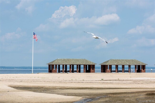 Building Photo - 135 Woolsey Ave