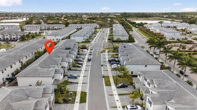 Building Photo - 2662 SE 10th St