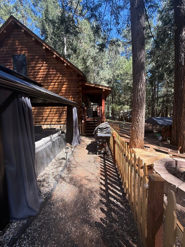Building Photo - 6072 Guilford Cir
